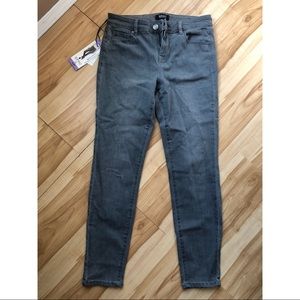 3/$30 ✨ Grey jeggings